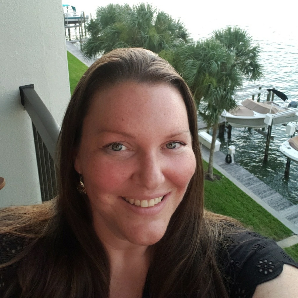 Meet your Posher, Adrianne